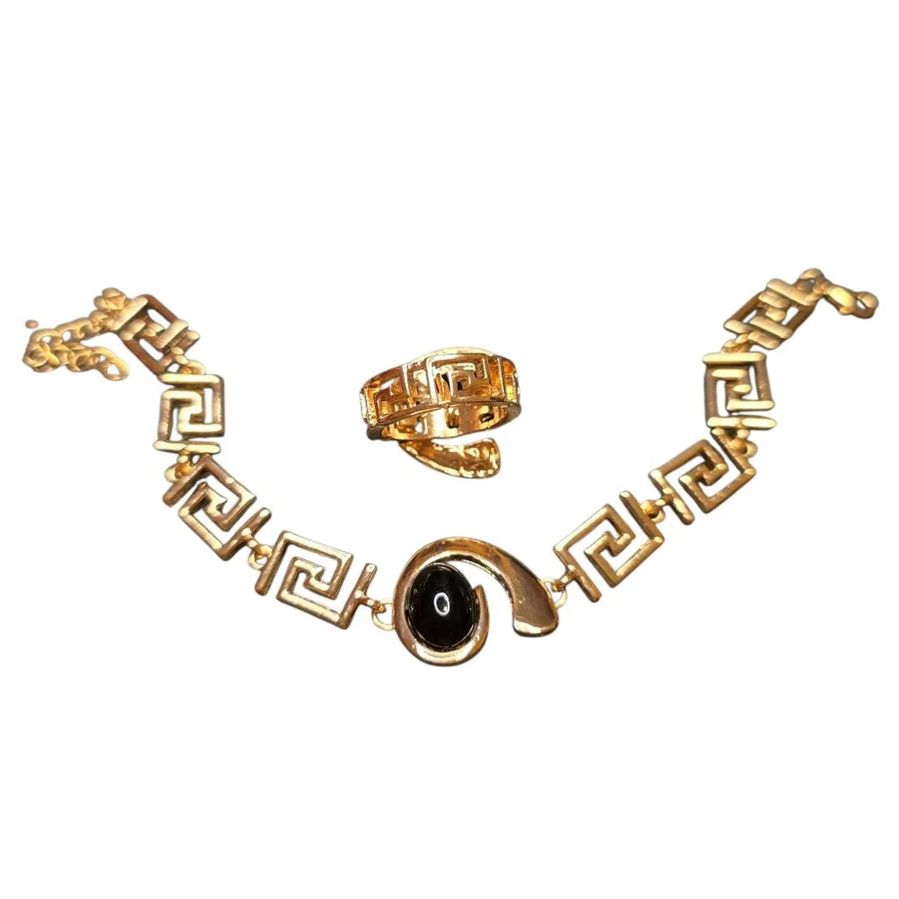 NWT Fashion Inspired Unbranded Gold &‎ Black Bracelet & Ring Set